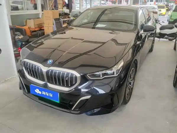 BMW i5 2024
