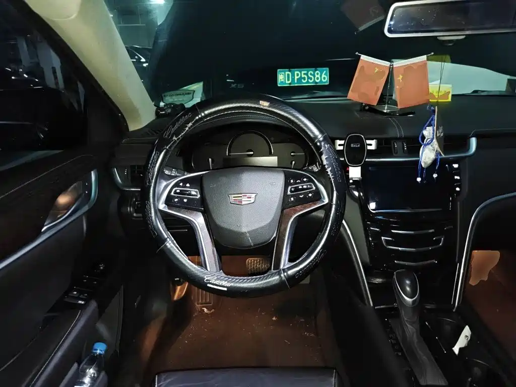Cadillac XTS 2018 — фото 11