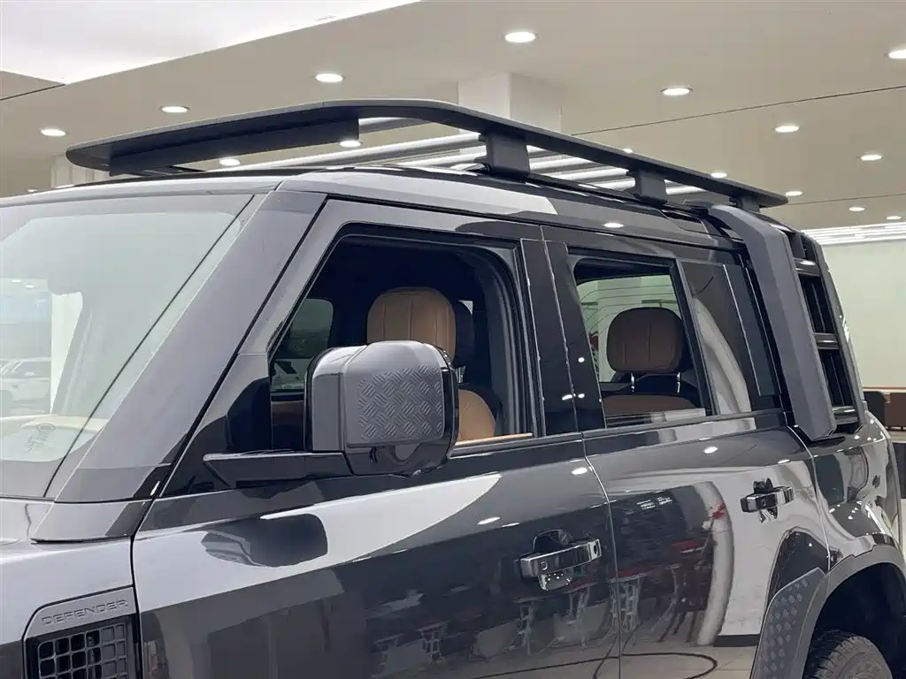 Land Rover Defender 2025 — фото 8