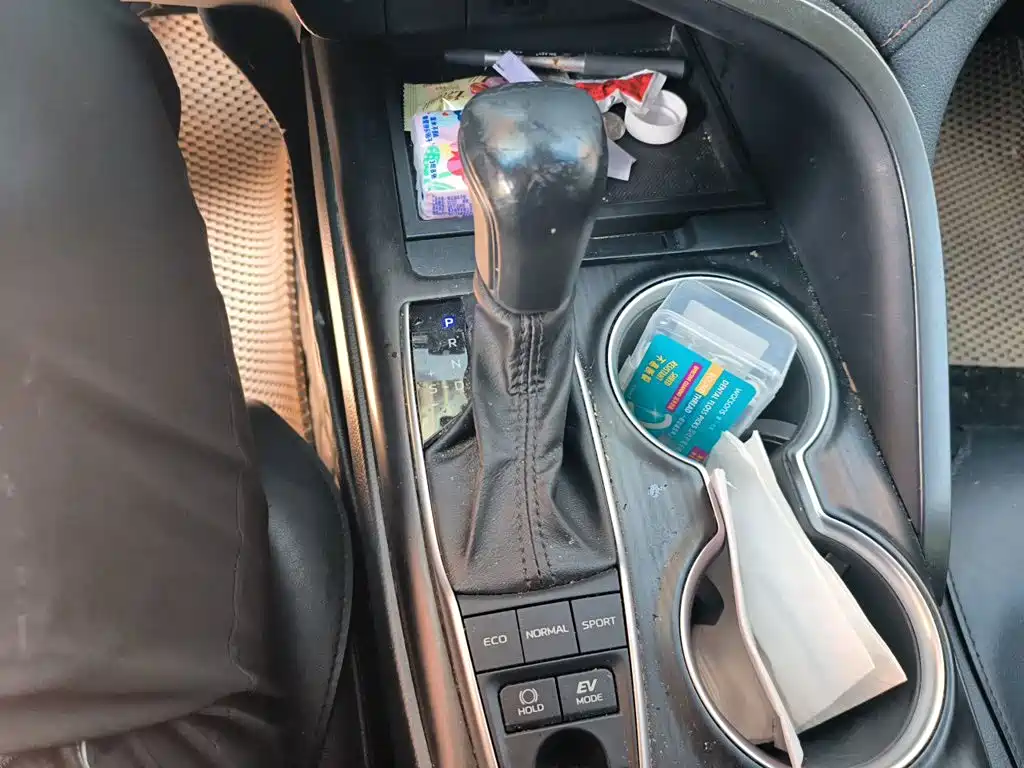 Toyota Camry 2021 — фото 10