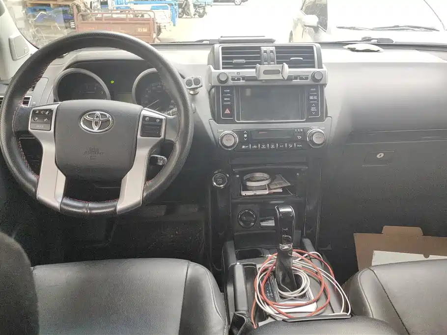 Toyota Prado 2017 — фото 12