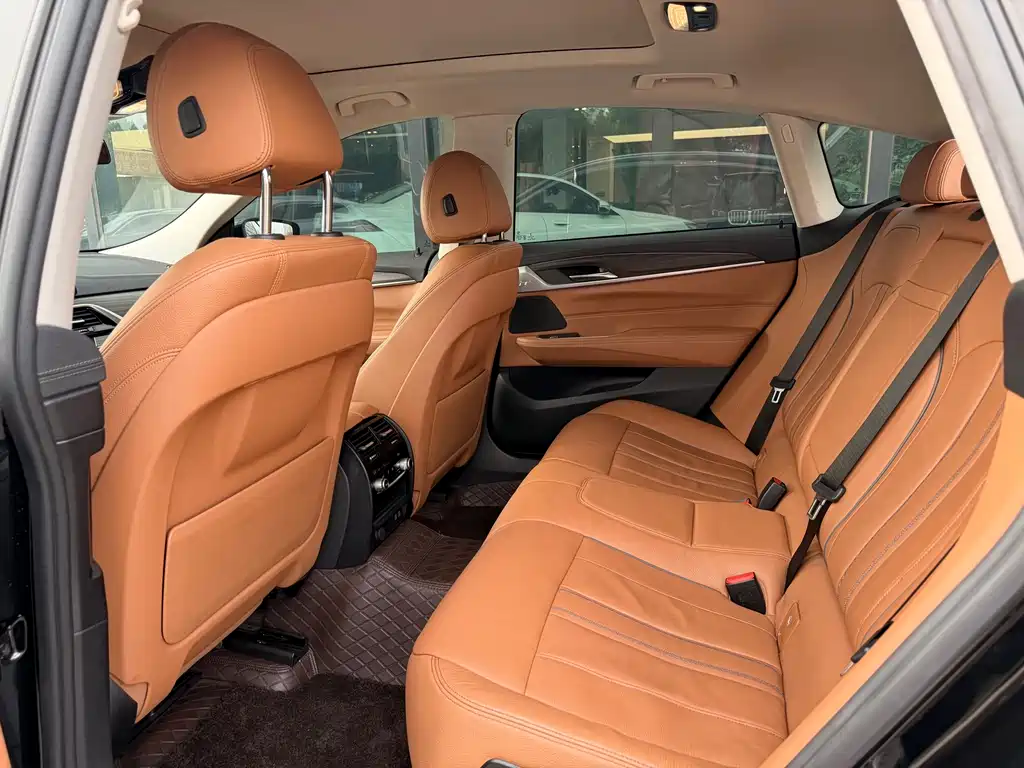 BMW 6 Series GT 2021 — фото 15