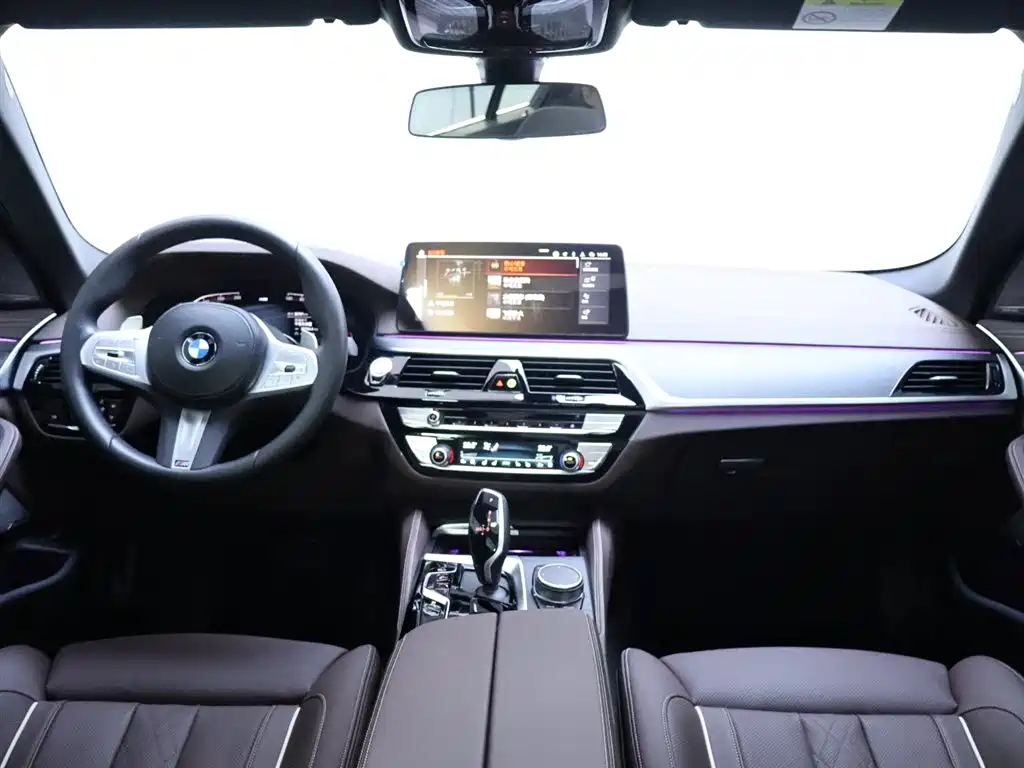BMW 5 Series 2024 — фото 13