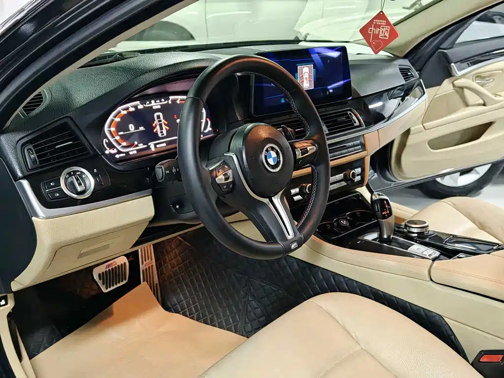 BMW 5 Series 2012 — фото 12