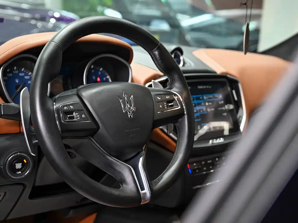 Maserati Ghibli 2018 — фото 12
