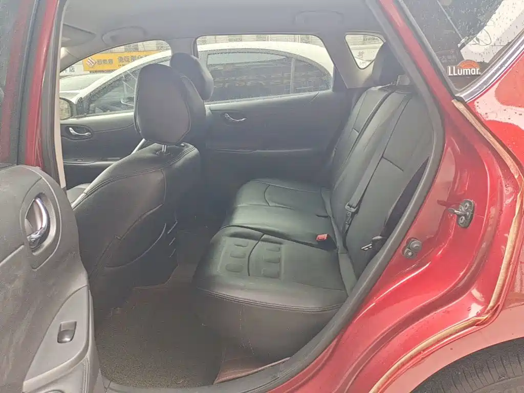 Nissan Tiida 2015 — фото 17