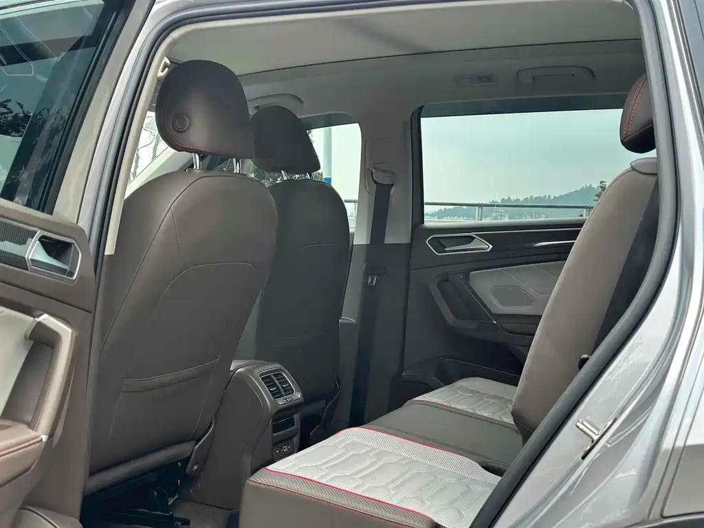 Volkswagen Tiguan L 2021