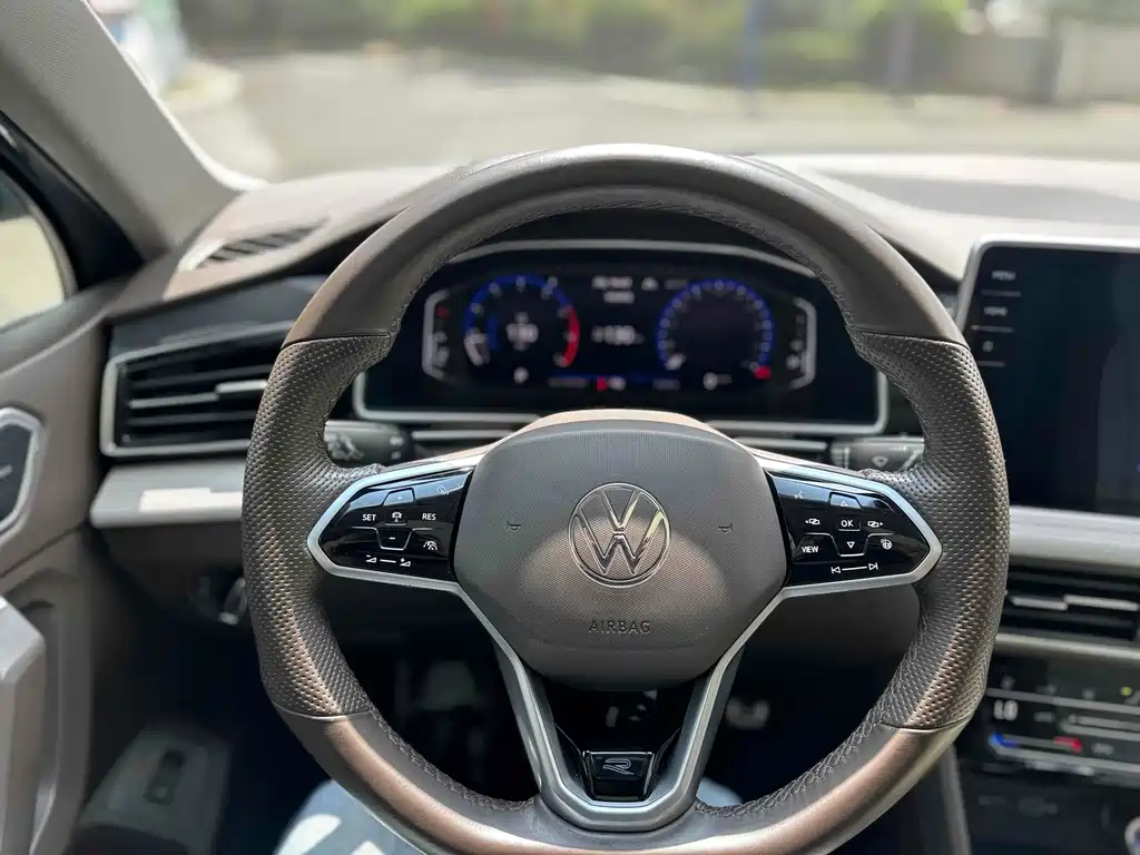 Volkswagen Tiguan L 2021 — фото 15