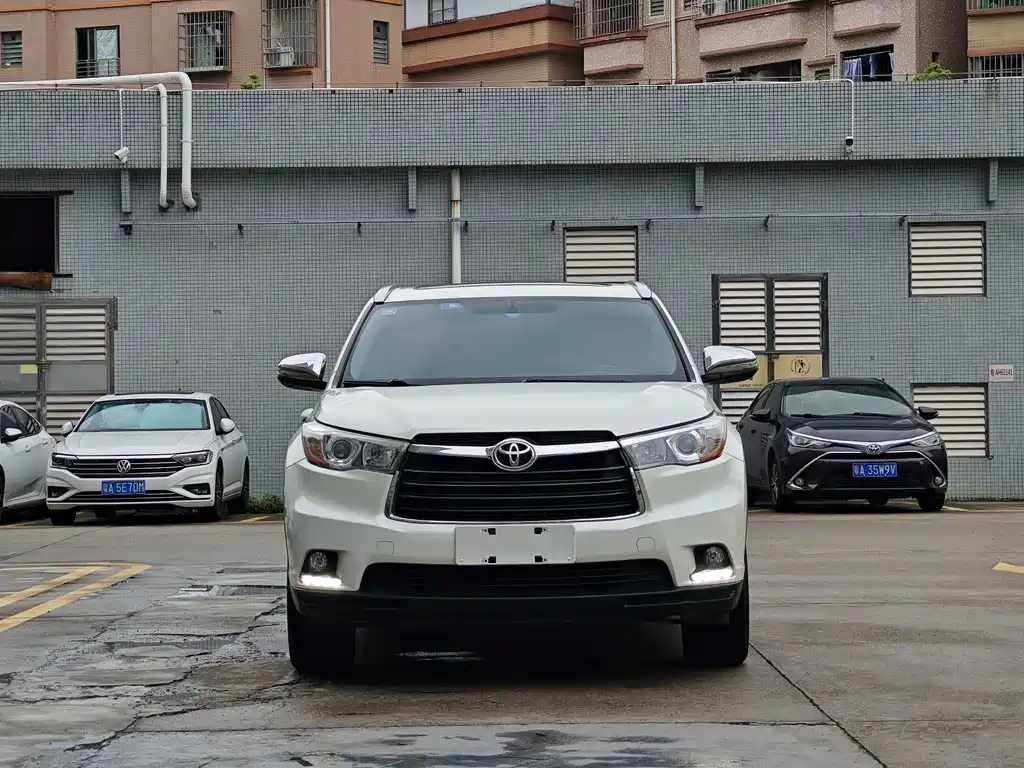 Toyota Highlander 2016 — фото 2