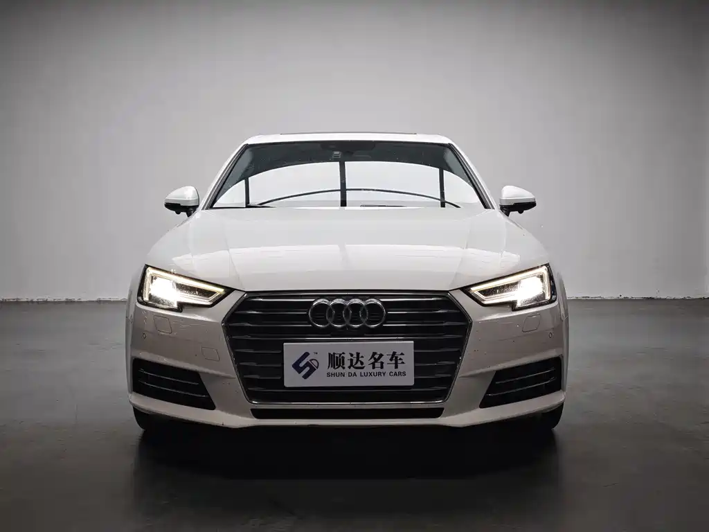Audi A4L 2018 — фото 2