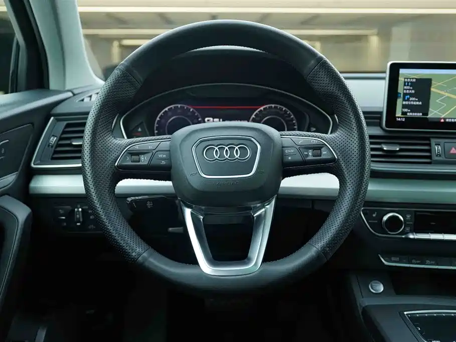 Audi Q5L 2021 — фото 18