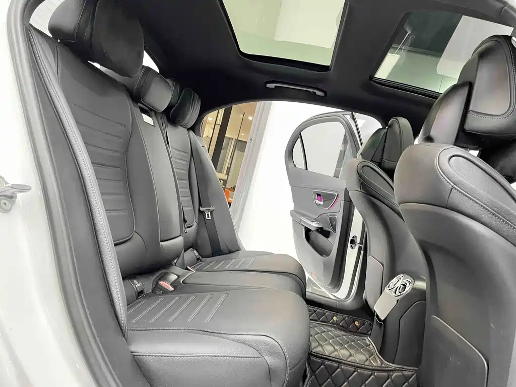 Mercedes-Benz C-Class 2023 — фото 8