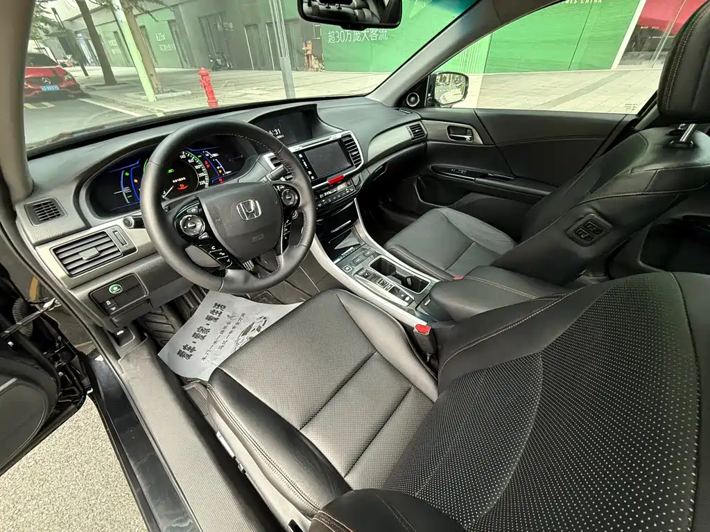 Honda Accord 2018 — фото 8