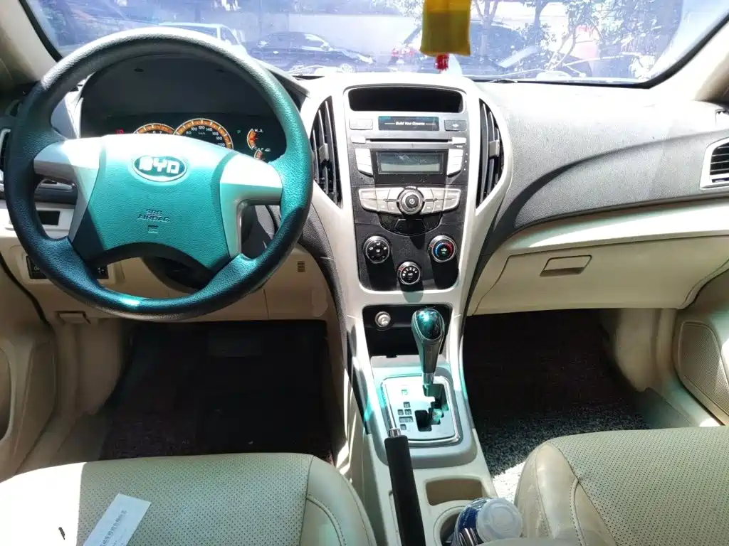 BYD F3 2015 — фото 10