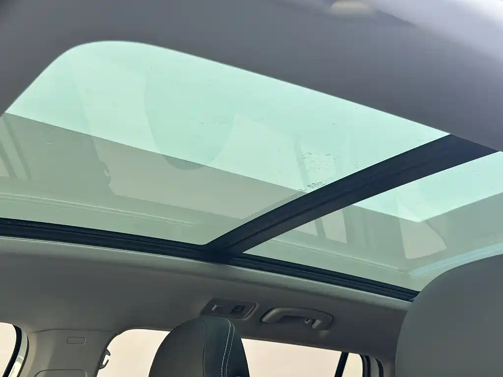Volkswagen Tiguan L 2023 — фото 12