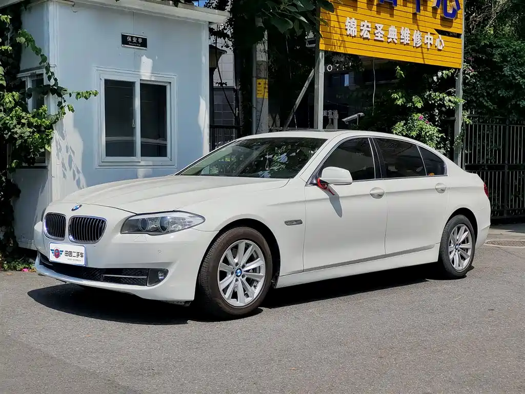 BMW 5 Series 2011