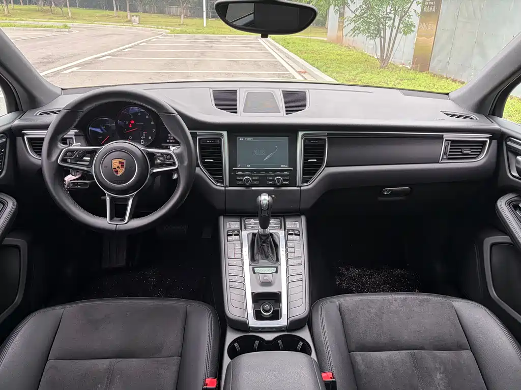 Porsche Macan 2016 — фото 11