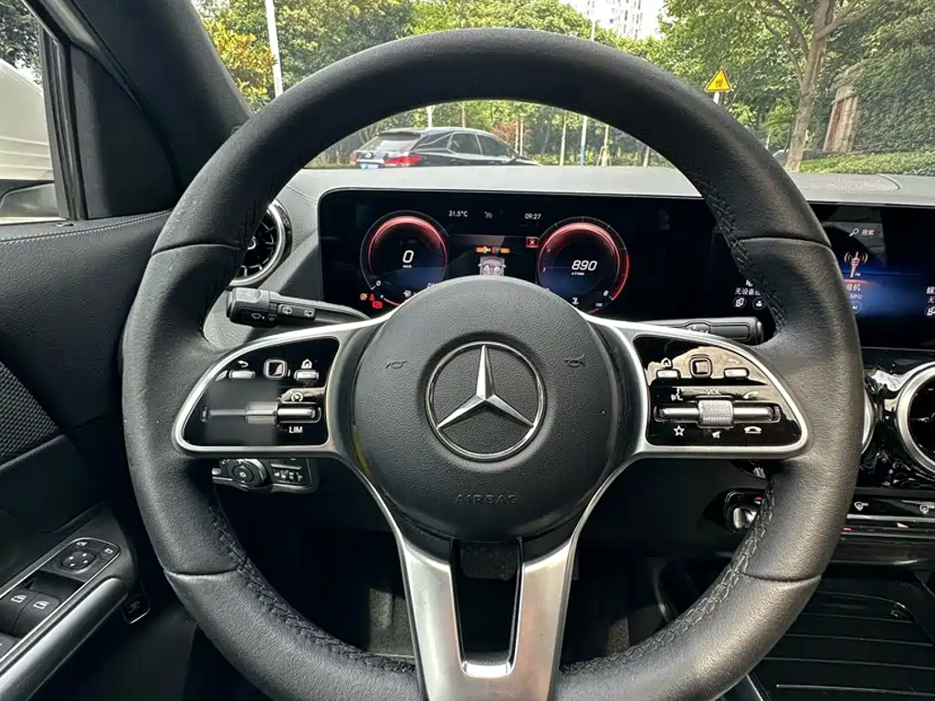 Mercedes-Benz GLA 2021 — фото 16