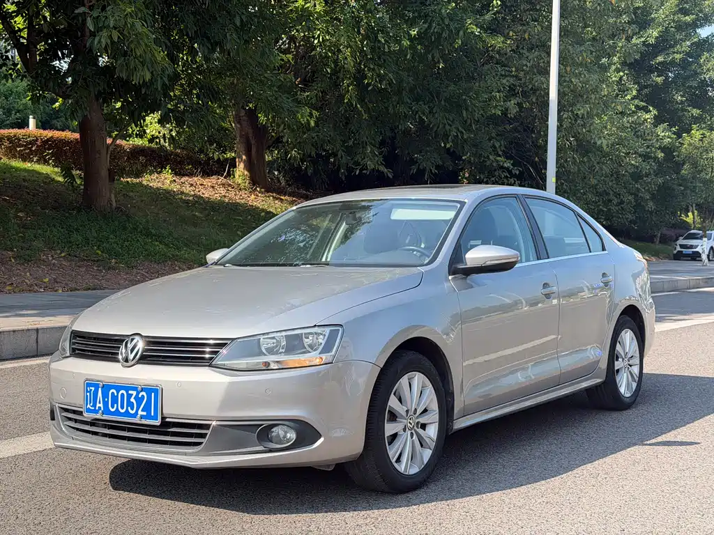 Volkswagen Sagitar 2014