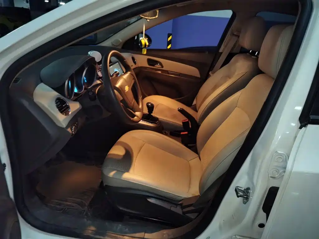 Chevrolet Cruze 2015 — фото 16