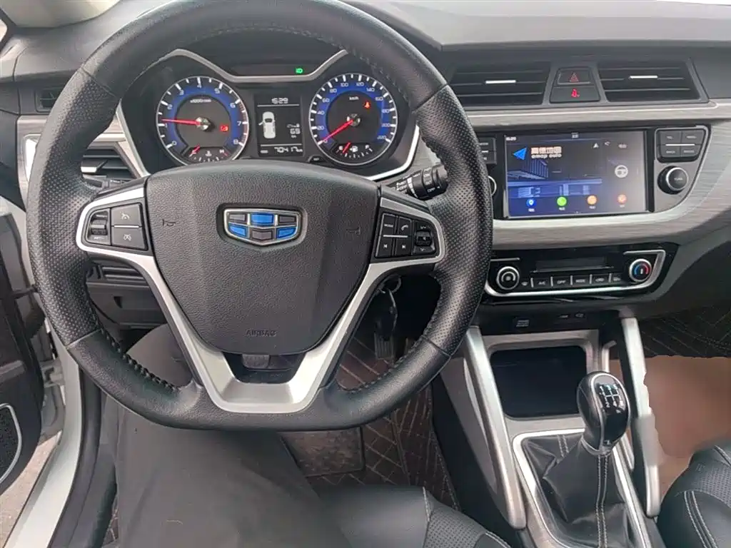 Geely Vision X3 2018 — фото 10