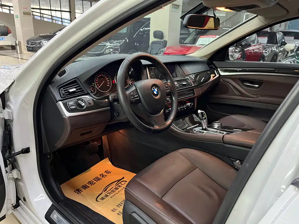 BMW 5 Series 2014 — фото 11