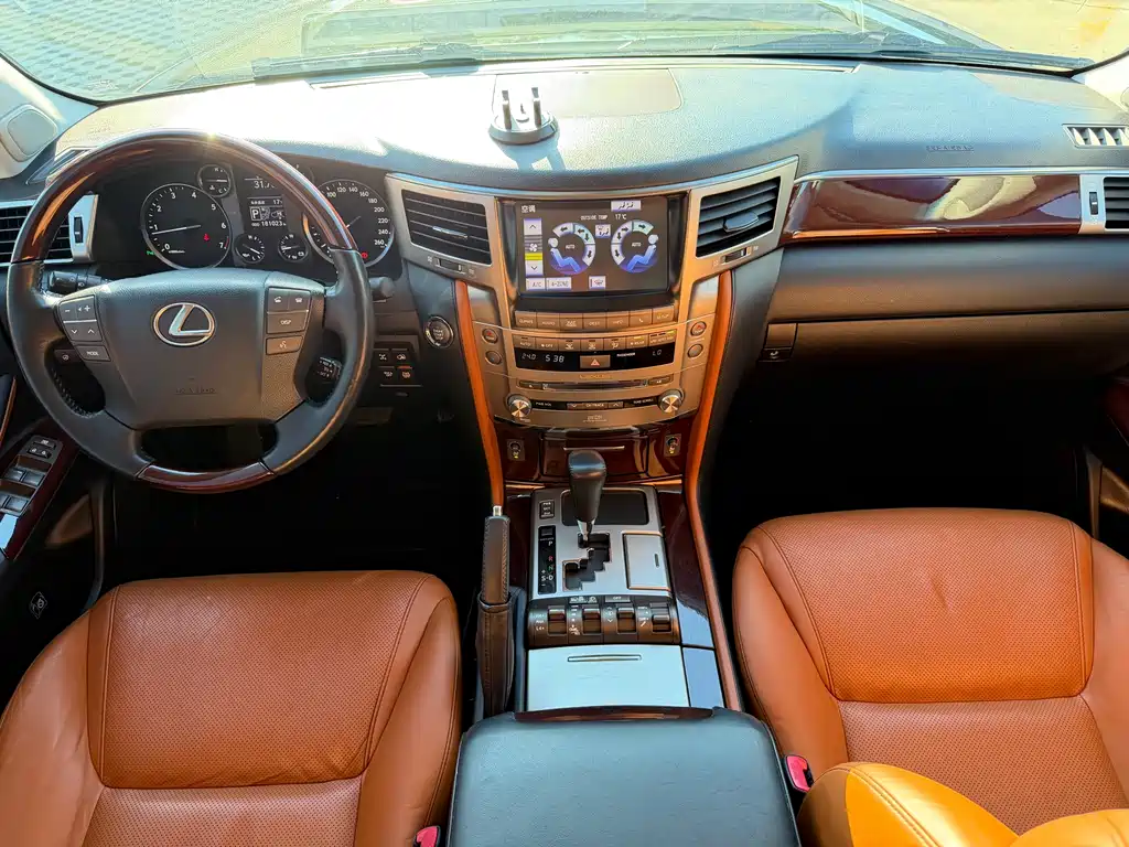 Lexus LX 2013 — фото 13