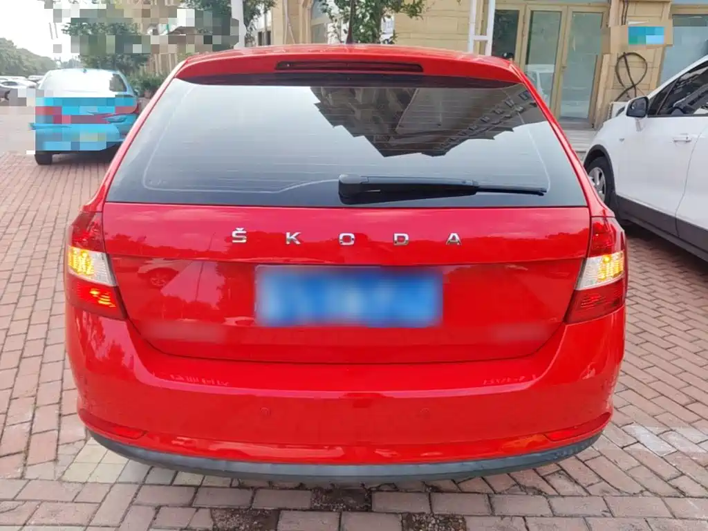 Skoda Rapid Spaceback 2019 — фото 6