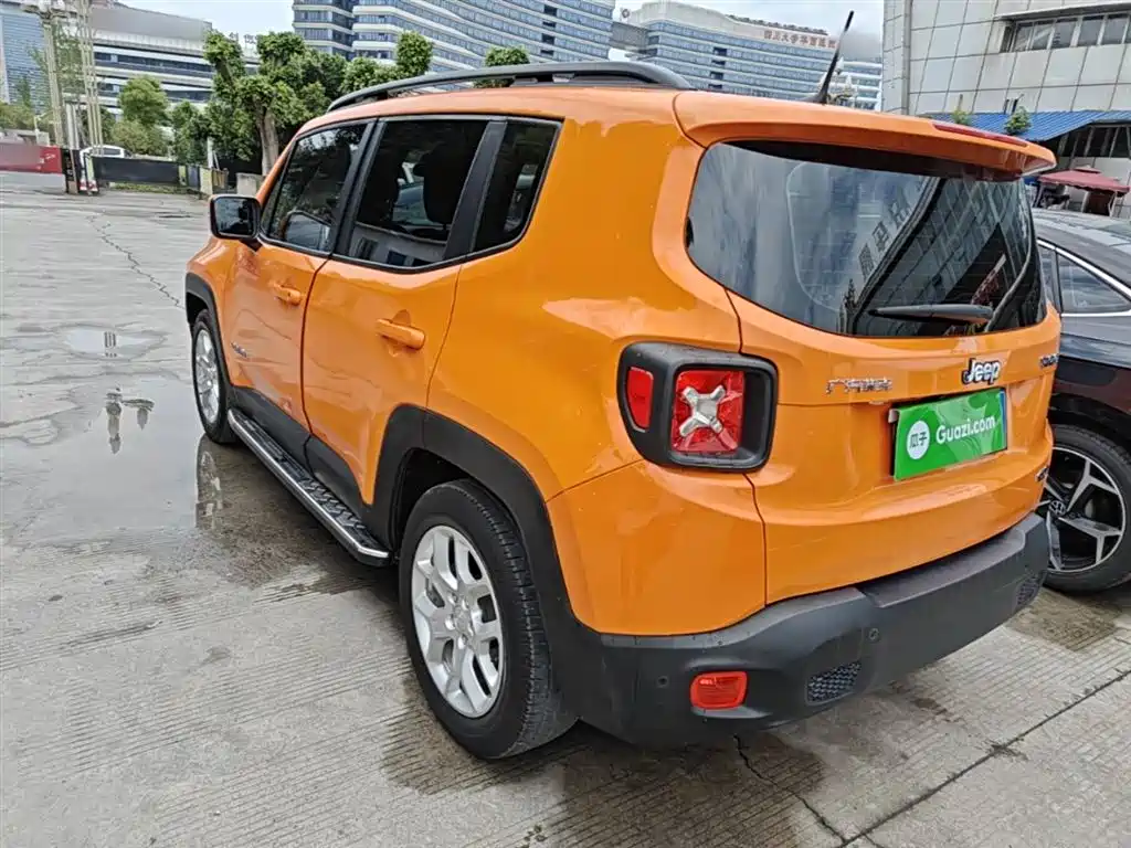 Jeep Renegade 2018 — фото 5
