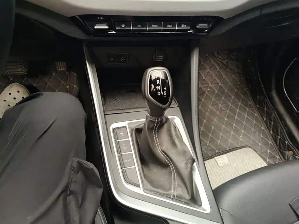 Geely Vision X3 2020 — фото 14