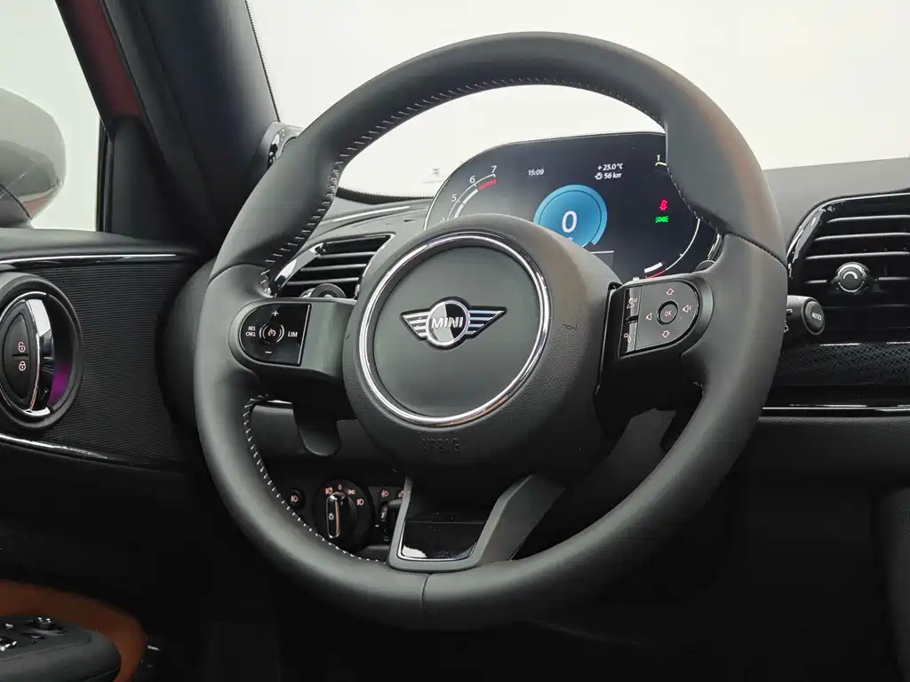 MINI Clubman 2023 — фото 14