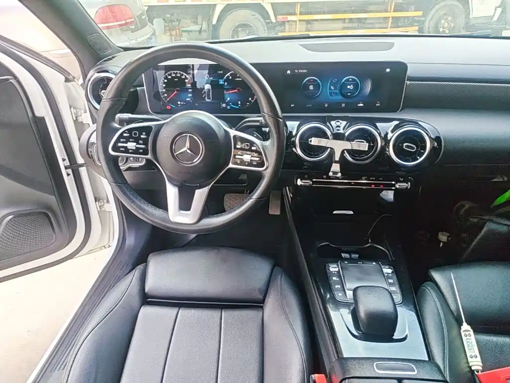 Mercedes-Benz A-Class 2020 — фото 13