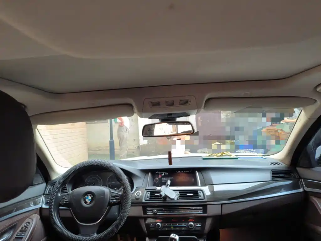 BMW 5 Series 2015 — фото 19