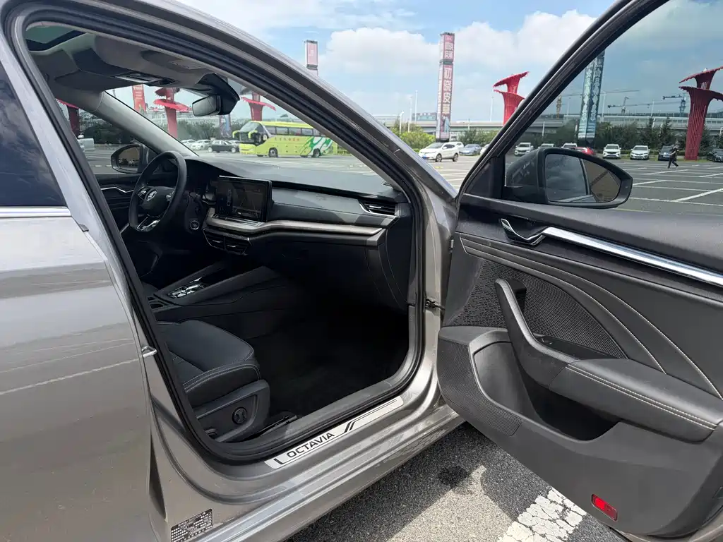 Skoda Octavia 2022 — фото 21