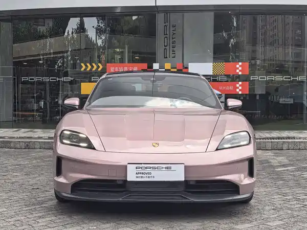 Porsche Taycan 2025