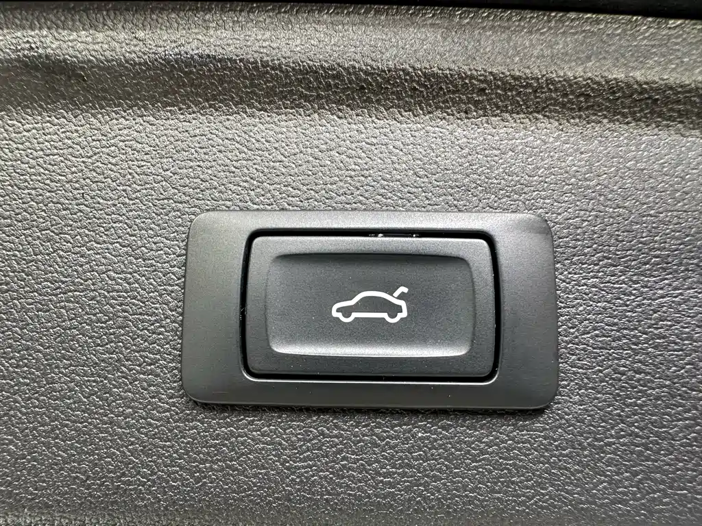 Audi A3 2023 — фото 18