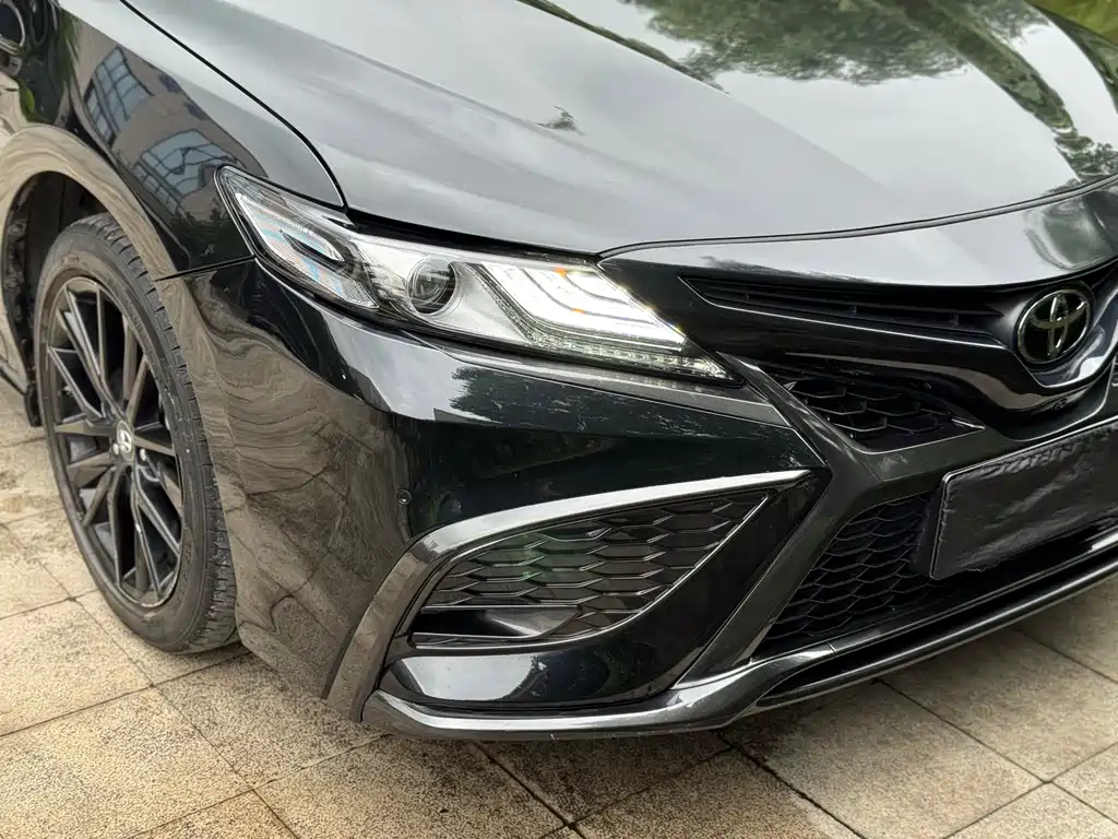 Toyota Camry 2023 — фото 17