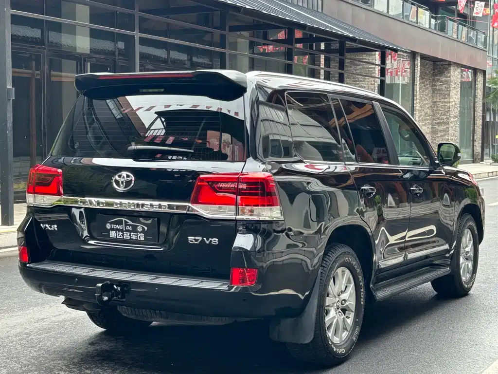 Toyota Land Cruiser 2020 — фото 25