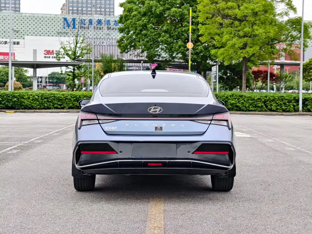 Hyundai Elantra 2023