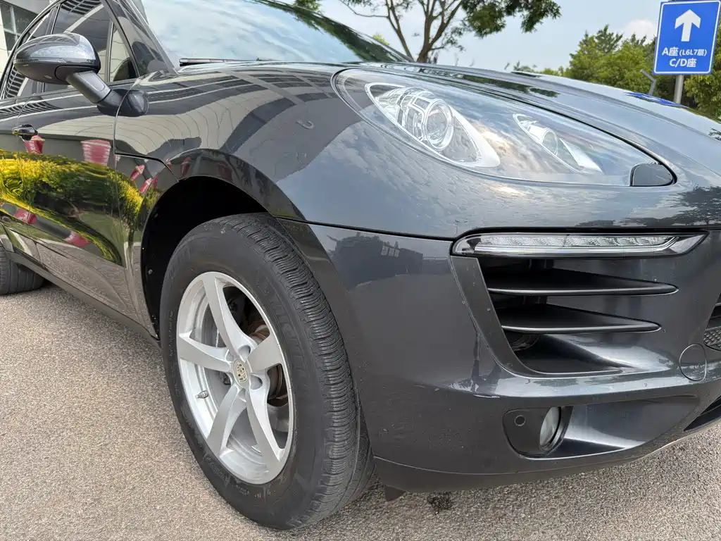 Porsche Macan 2018 — фото 13