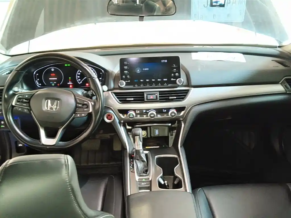 Honda Accord 2020 — фото 10
