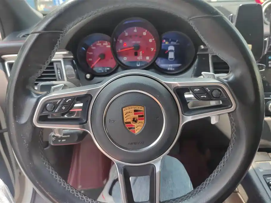 Porsche Macan 2018 — фото 15