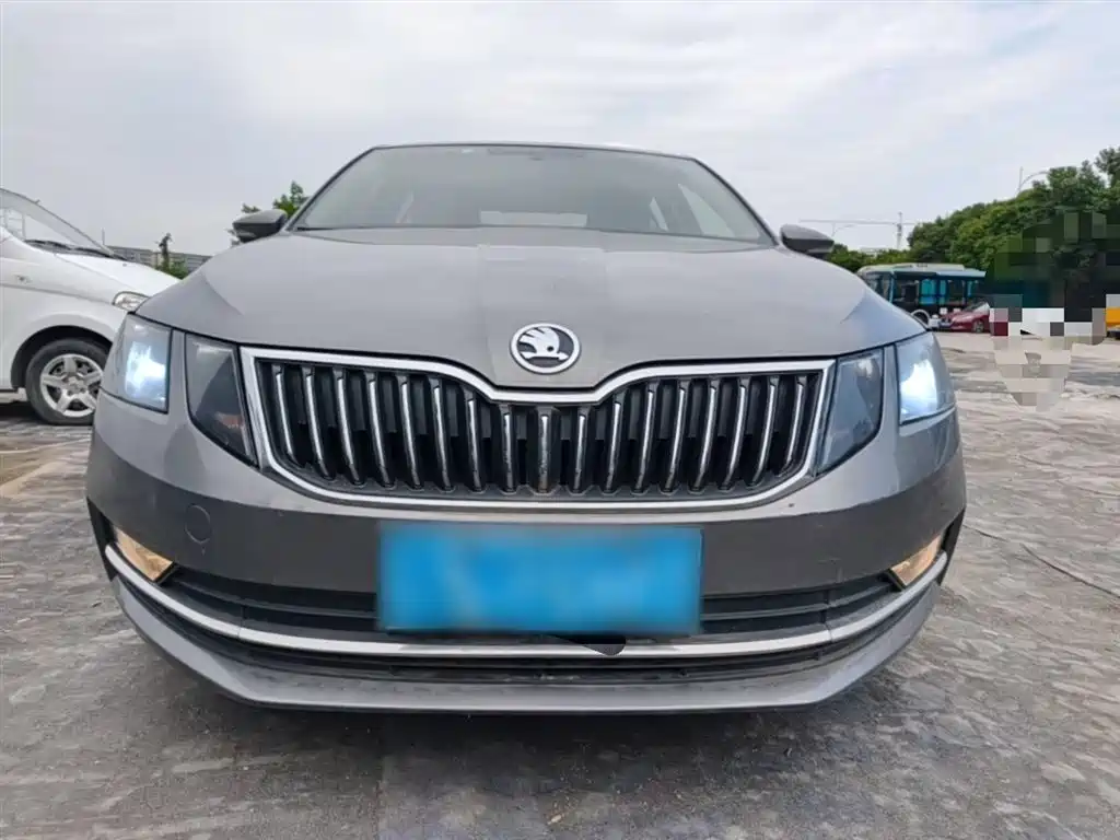 Skoda Octavia 2018 — фото 3
