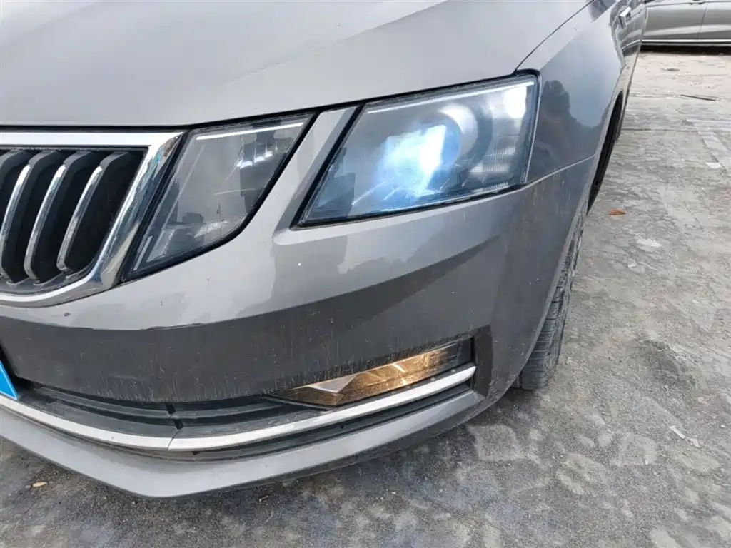 Skoda Octavia 2018 — фото 24