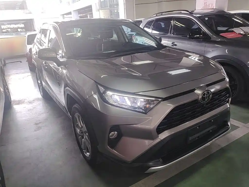 Toyota RAV4 2020 — фото 4