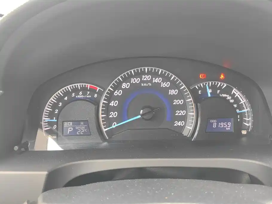 Toyota Camry 2015 — фото 14