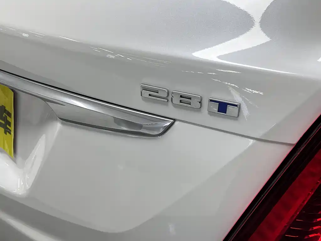 Cadillac XT5 2022 — фото 13