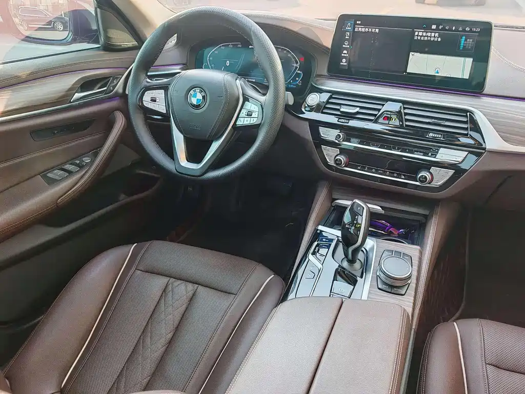 BMW 5 Series New Energy 2021 — фото 18