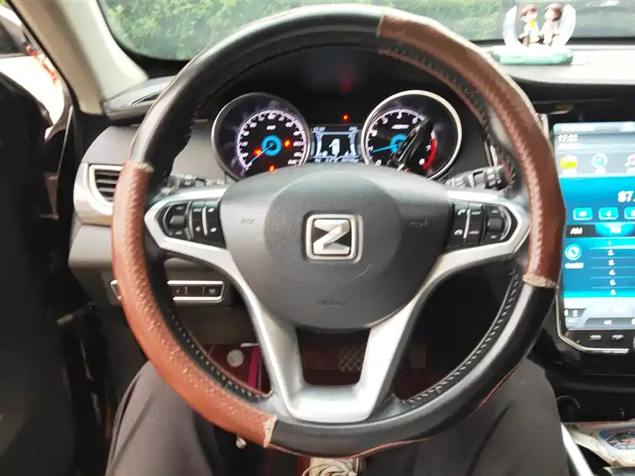 Zotye SR7 2018 — фото 14