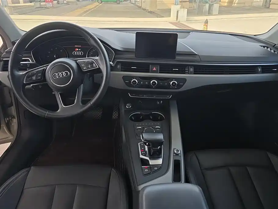 Audi A4L 2018 — фото 12